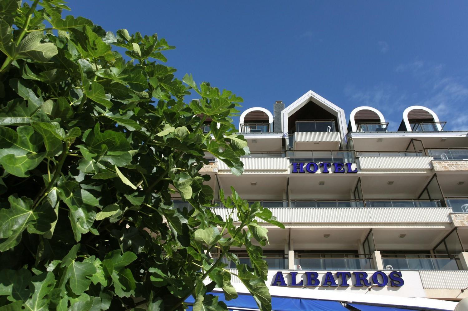 Albatros Hotel Куиберон Екстериор снимка